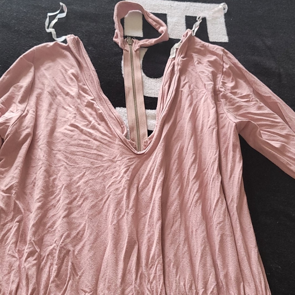 Romper - Picture 2 of 4